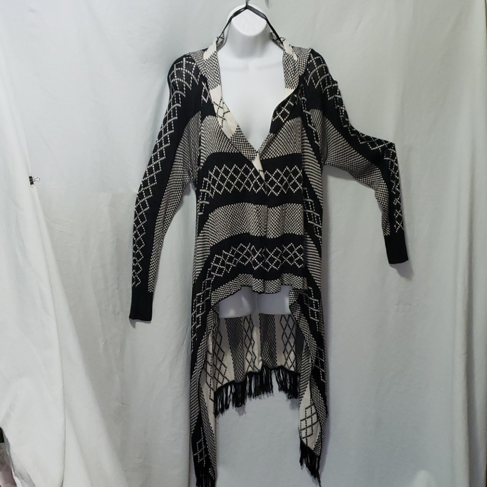 Mia Maddison cardigan